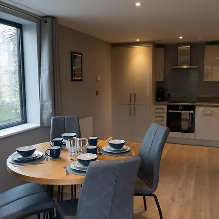 Penley's Mews - Centre + Free Private Parking Apartment *